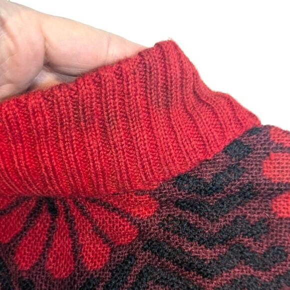 Vintage 60's 70's Sweater Poncho Button Front Red Black Geometric Flowers Flaw - Picture 8 of 8